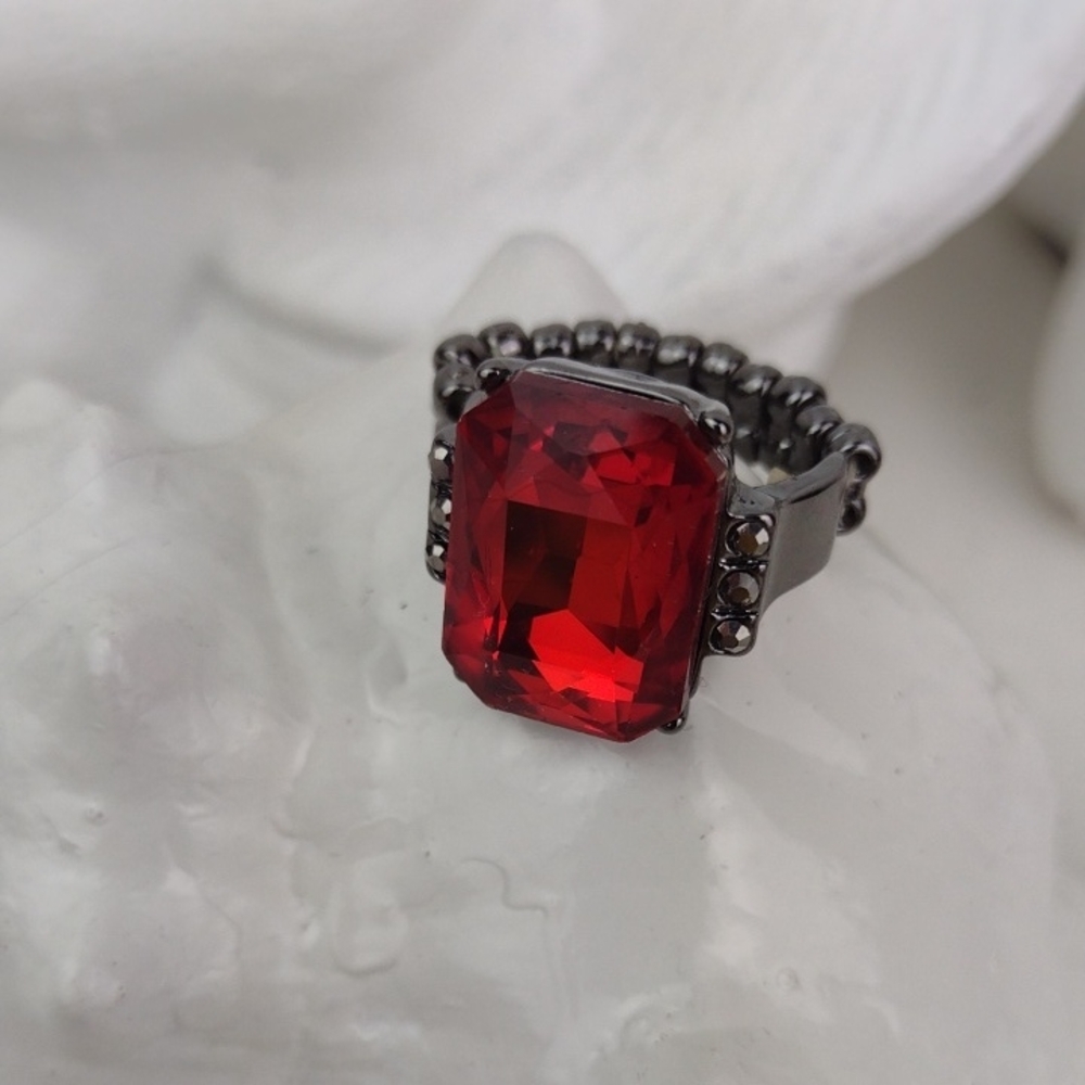 Ruby Red Faceted Gem Stone Gun Metal Stretch Ring